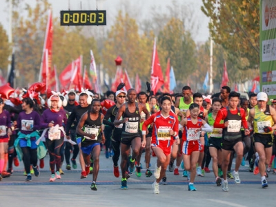 一睹黃河風采 鄭州炎黃國際馬拉松賽開賽