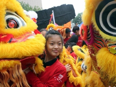 第八屆香港龍獅節(jié)在尖沙咀文化中心隆重開幕